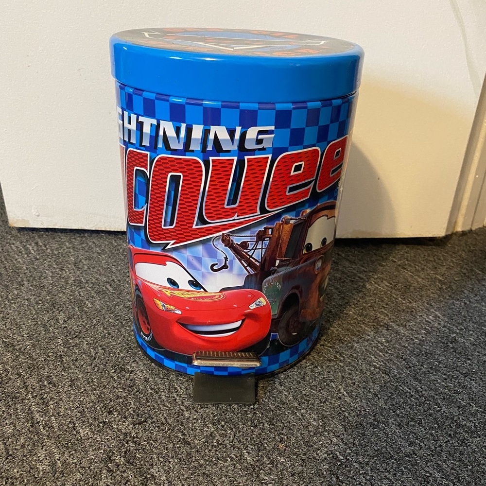 Disney Cars Lightning McQueen and Mater blue step trash can 2000s
